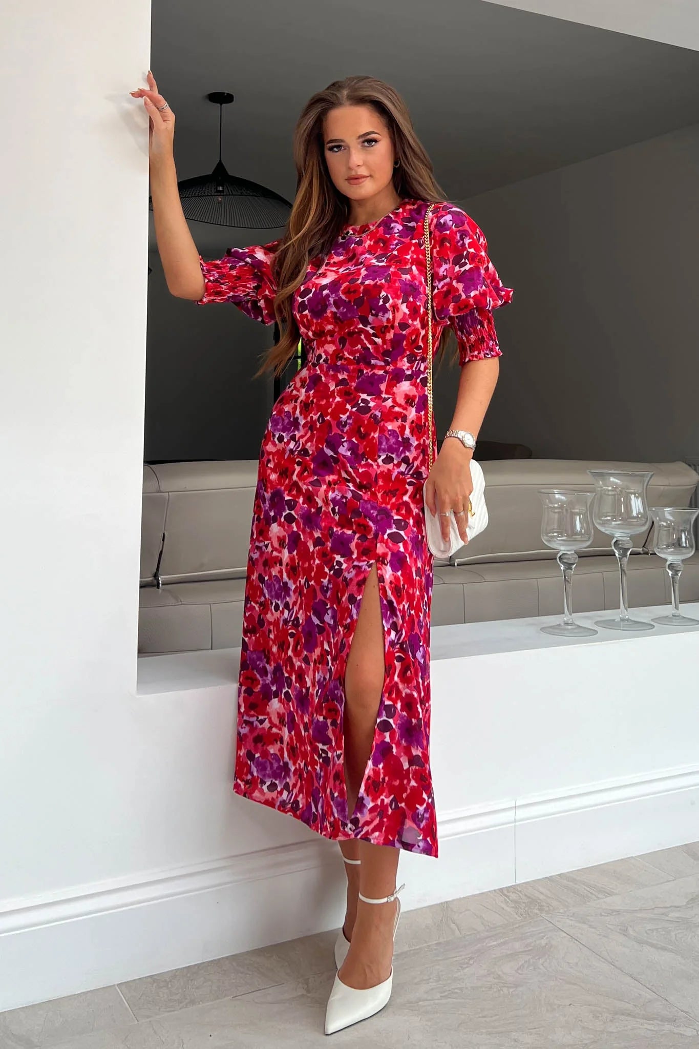 Special Buy Girl in Mind Shayla Red Floral Shirred Cuff Midi Dress