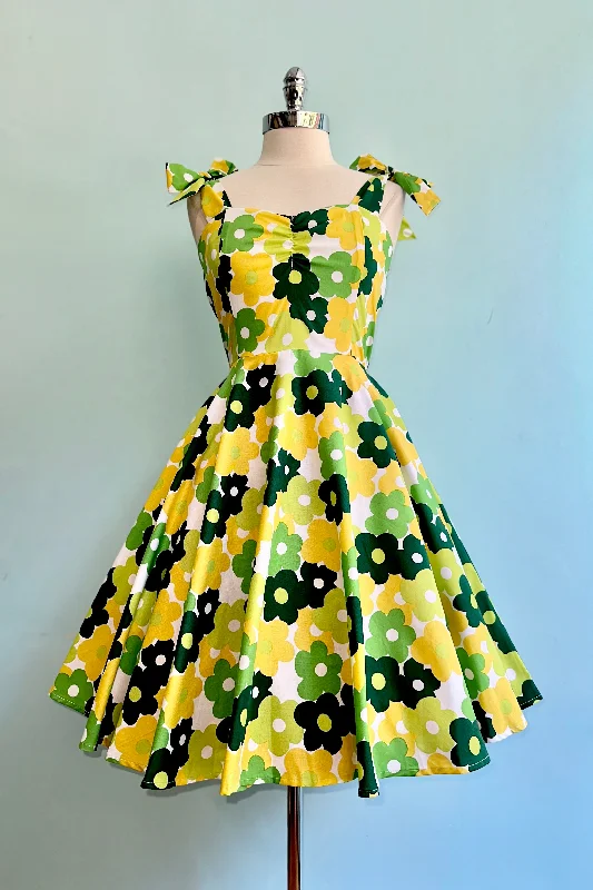 Limited Time Offer Green Mod Floral Sarah Dress by Heart of Haute